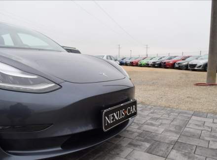 Tesla - Model 3