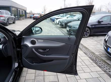 Mercedes-Benz - E-class