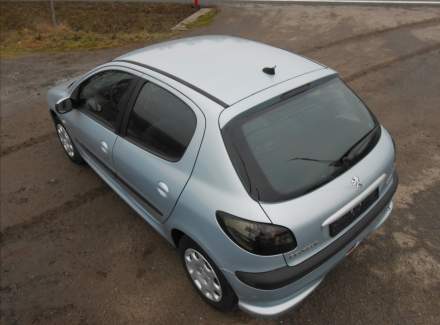 Peugeot - 206
