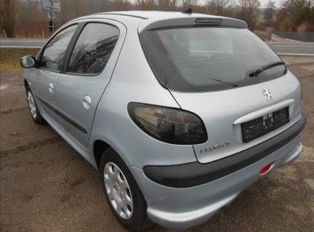 Peugeot - 206