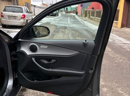 Mercedes-Benz - E-class