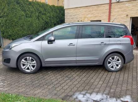 Peugeot - 5008