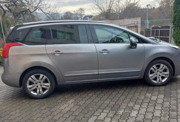 Peugeot - 5008