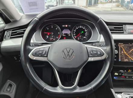 Volkswagen - Passat