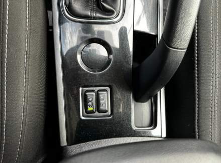 Mitsubishi - Outlander