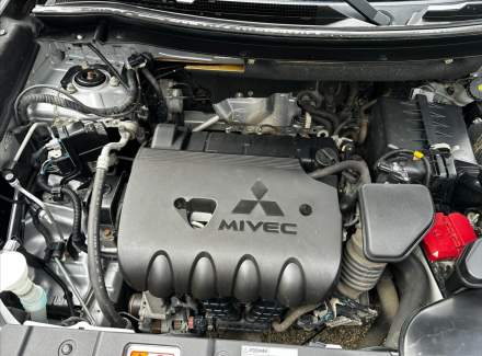 Mitsubishi - Outlander