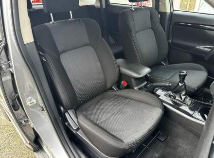 Mitsubishi - Outlander