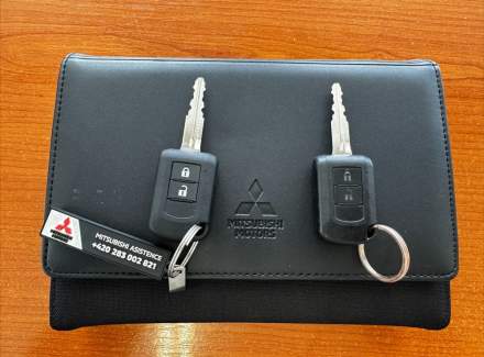 Mitsubishi - Outlander