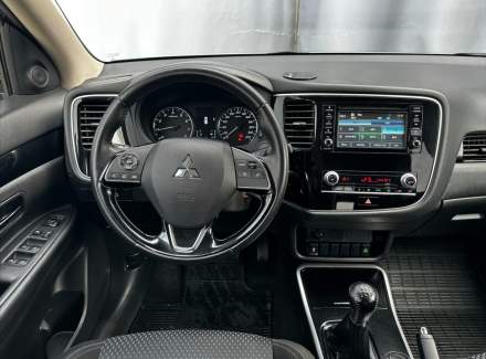 Mitsubishi - Outlander