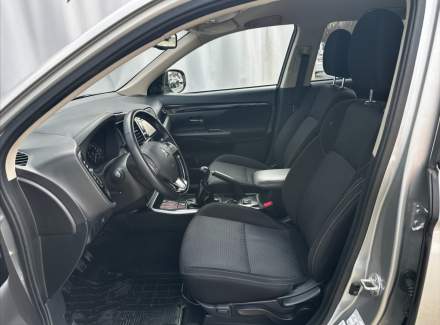 Mitsubishi - Outlander