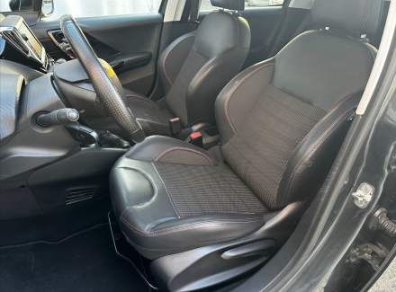 Peugeot - 208