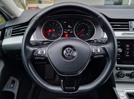Volkswagen - Passat