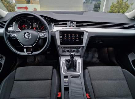 Volkswagen - Passat