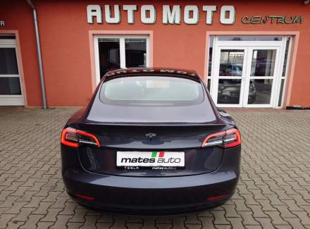 Tesla - Model 3