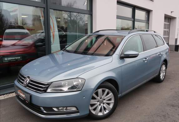Volkswagen - Passat