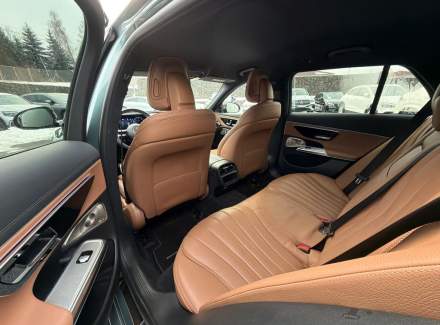 Mercedes-Benz - E-class