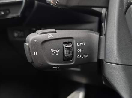 DS Automobiles - DS7 Crossback