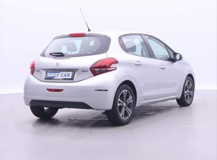 Peugeot - 208