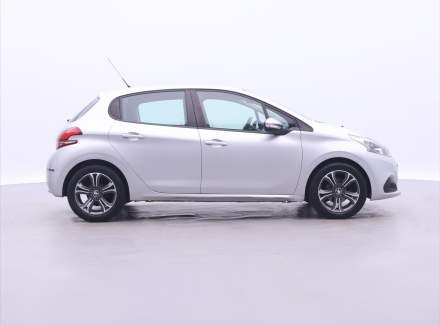 Peugeot - 208