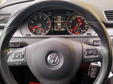 Volkswagen - Passat