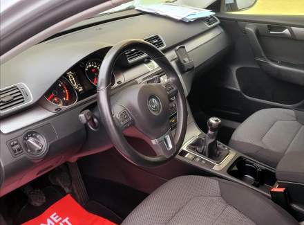 Volkswagen - Passat