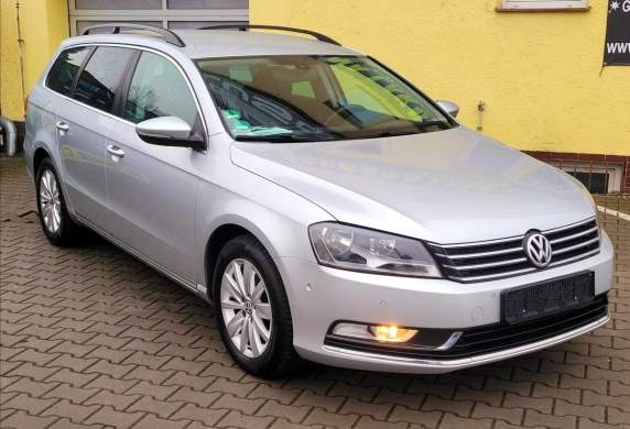 Volkswagen - Passat
