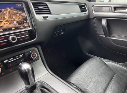 Volkswagen - Touareg