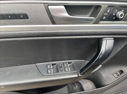 Volkswagen - Touareg