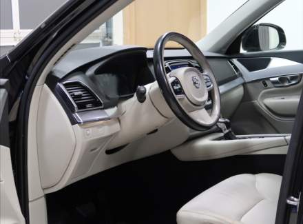 Volvo - XC90