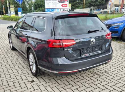 Volkswagen - Passat