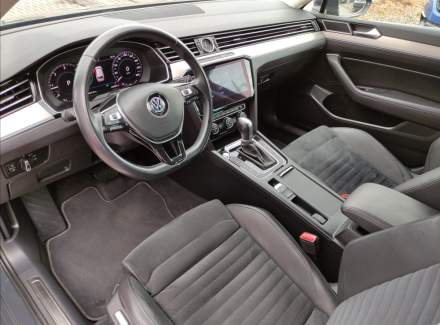 Volkswagen - Passat