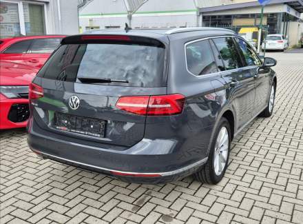 Volkswagen - Passat