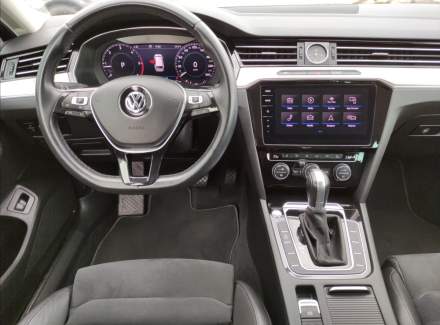 Volkswagen - Passat