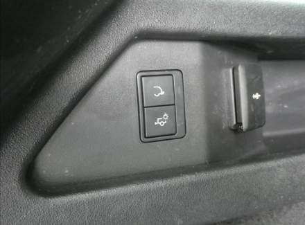 Land Rover - Discovery Sport