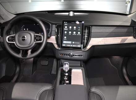 Volvo - XC90