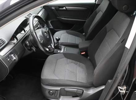 Volkswagen - Passat