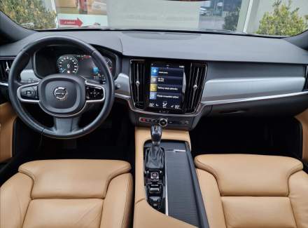 Volvo - V90