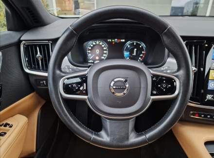 Volvo - V90