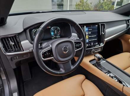 Volvo - V90
