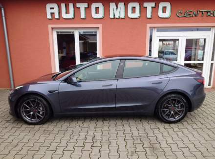 Tesla - Model 3
