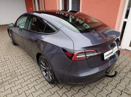 Tesla - Model 3