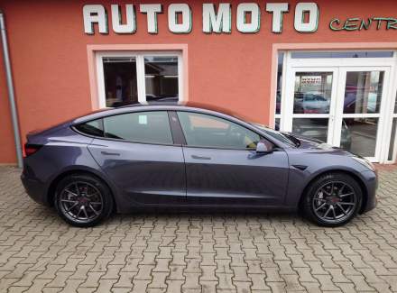 Tesla - Model 3