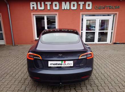 Tesla - Model 3