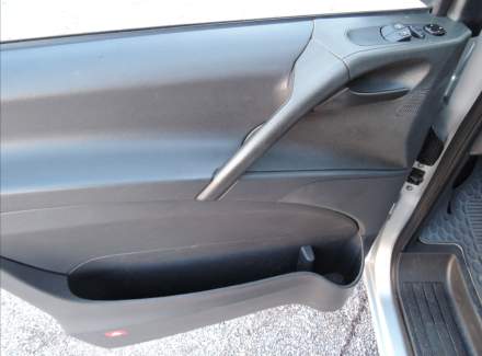 Mercedes-Benz - Vito