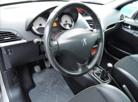 Peugeot - 207