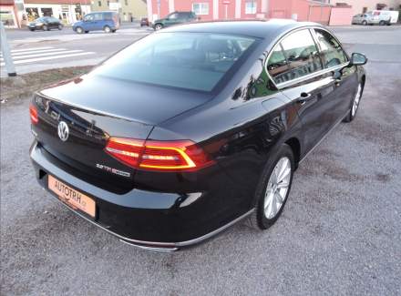 Volkswagen - Passat