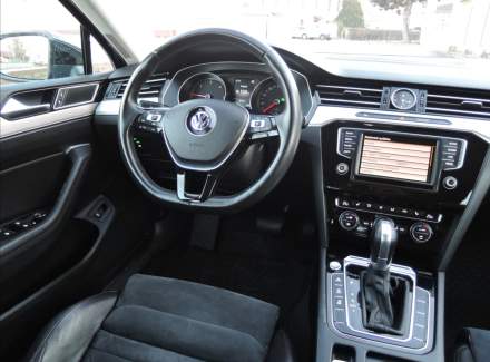 Volkswagen - Passat