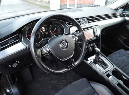 Volkswagen - Passat
