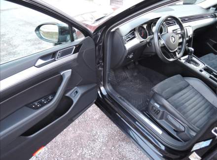 Volkswagen - Passat