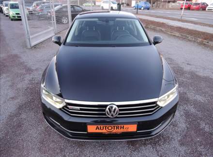 Volkswagen - Passat